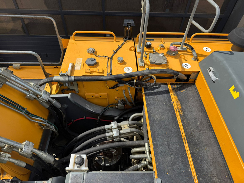 حفار زاحف Liebherr R946 LC Hydraulic excavator: صورة 20