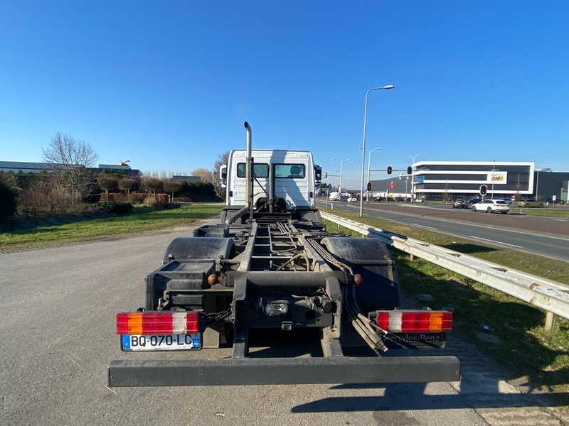 MERCEDESBENZ AXOR 1829 4x2 chassis cab - شاحنة بهيكل معدني للمقصورة: صورة 5 MERCEDESBENZ AXOR 1829 4x2 chassis cab - شاحنة بهيكل معدني للمقصورة: صورة 5