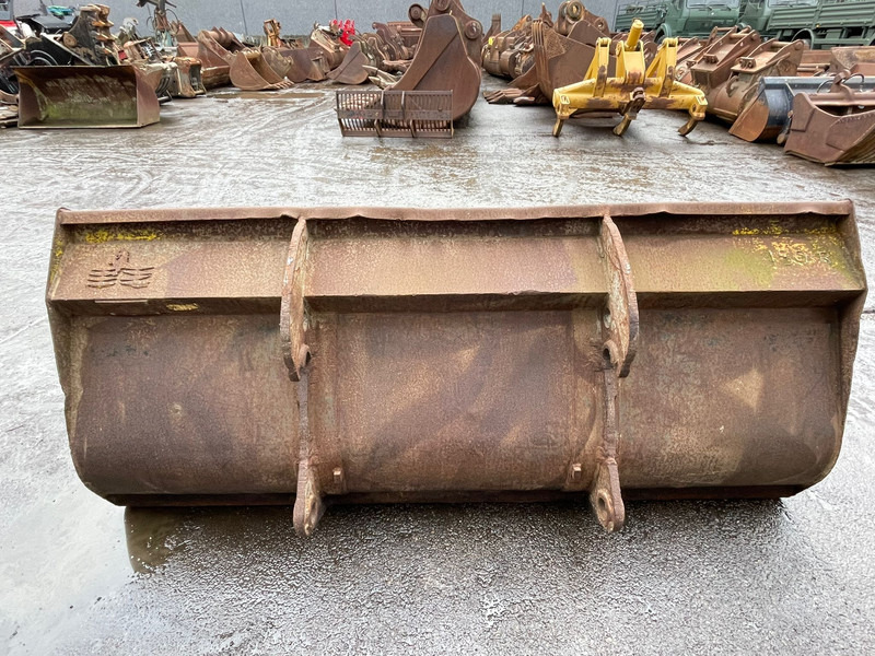 Volvo 10/20 shovel bucket - بكت: صورة 4 Volvo 10/20 shovel bucket - بكت: صورة 4