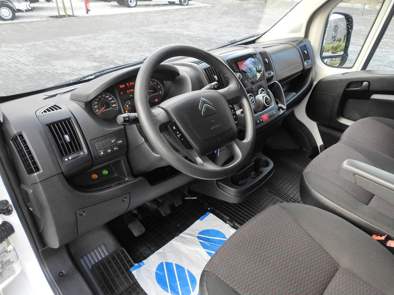 CITROEN JUMPER BOX DELIVERY VAN 6 SEATS AIR CONDITIONING 140HP - فان: صورة 2 CITROEN JUMPER BOX DELIVERY VAN 6 SEATS AIR CONDITIONING 140HP - فان: صورة 2