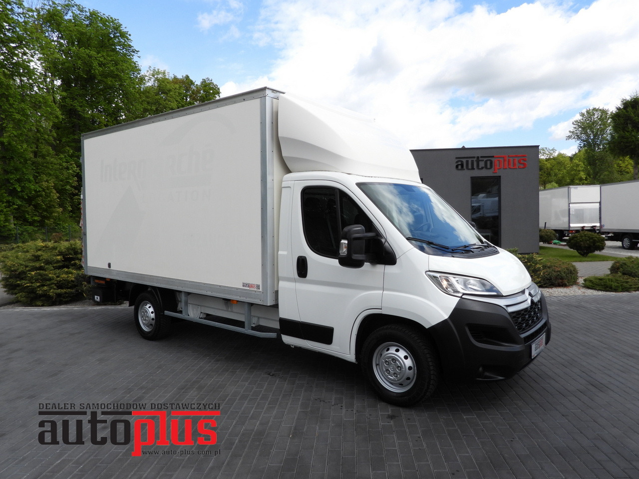 CITROEN JUMPER BOX LIFT 8 PALLETS CRUISE CONTROL NAVIGATION AIR CONDITIONING 165HP - شاحنة بصندوق مغلق: صورة 1 CITROEN JUMPER BOX LIFT 8 PALLETS CRUISE CONTROL NAVIGATION AIR CONDITIONING 165HP - شاحنة بصندوق مغلق: صورة 1