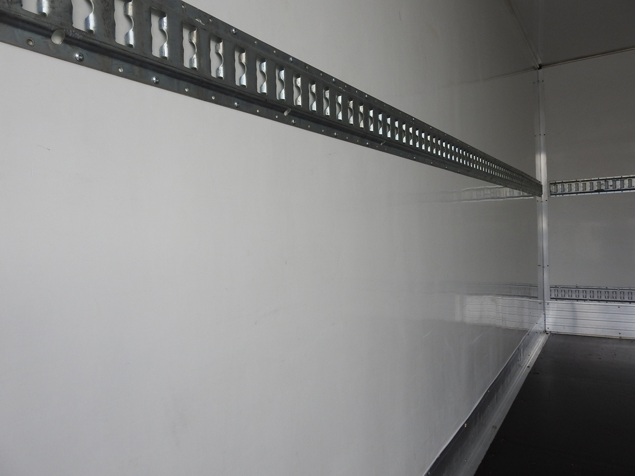 شاحنة بصندوق مغلق FIAT DUCATO BOX LIFT 8 PALLETS CRUISE CONTROL NAVIGATION AIR CONDITIONING LED LIGHTS 130HP: صورة 25 شاحنة بصندوق مغلق FIAT DUCATO BOX LIFT 8 PALLETS CRUISE CONTROL NAVIGATION AIR CONDITIONING LED LIGHTS 130HP: صورة 25