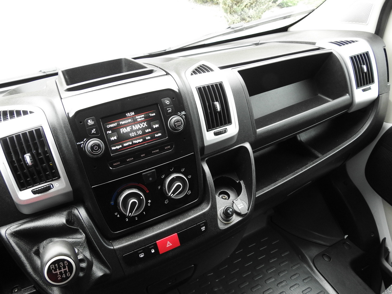 شاحنة بصندوق مغلق FIAT DUCATO BOX LIFT 8 PALLETS CRUISE CONTROL NAVIGATION AIR CONDITIONING LED LIGHTS 130HP: صورة 34 شاحنة بصندوق مغلق FIAT DUCATO BOX LIFT 8 PALLETS CRUISE CONTROL NAVIGATION AIR CONDITIONING LED LIGHTS 130HP: صورة 34