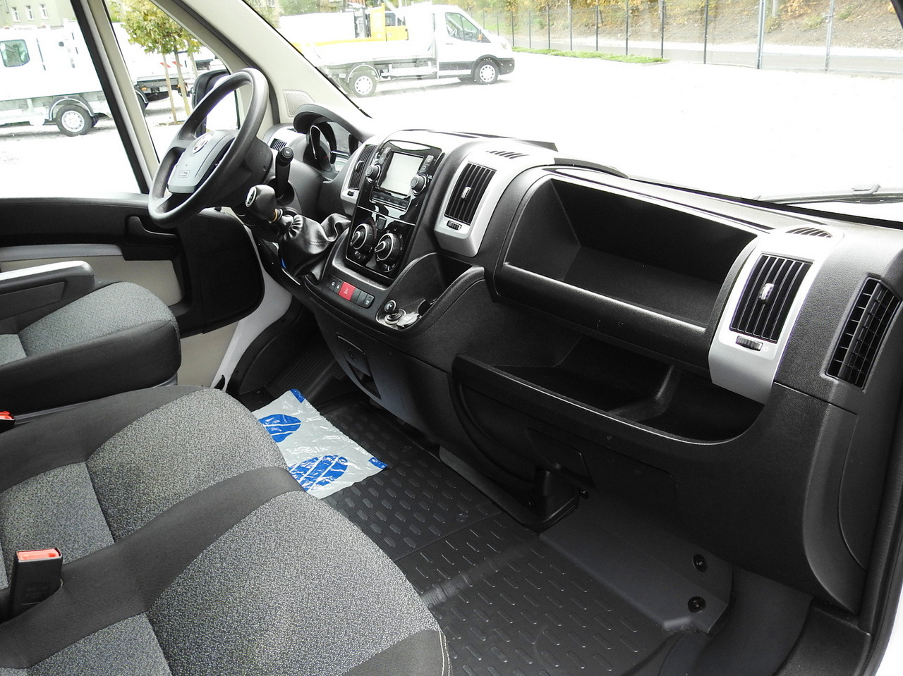 شاحنة بصندوق مغلق FIAT DUCATO BOX LIFT 8 PALLETS CRUISE CONTROL NAVIGATION AIR CONDITIONING LED LIGHTS 130HP: صورة 45 شاحنة بصندوق مغلق FIAT DUCATO BOX LIFT 8 PALLETS CRUISE CONTROL NAVIGATION AIR CONDITIONING LED LIGHTS 130HP: صورة 45