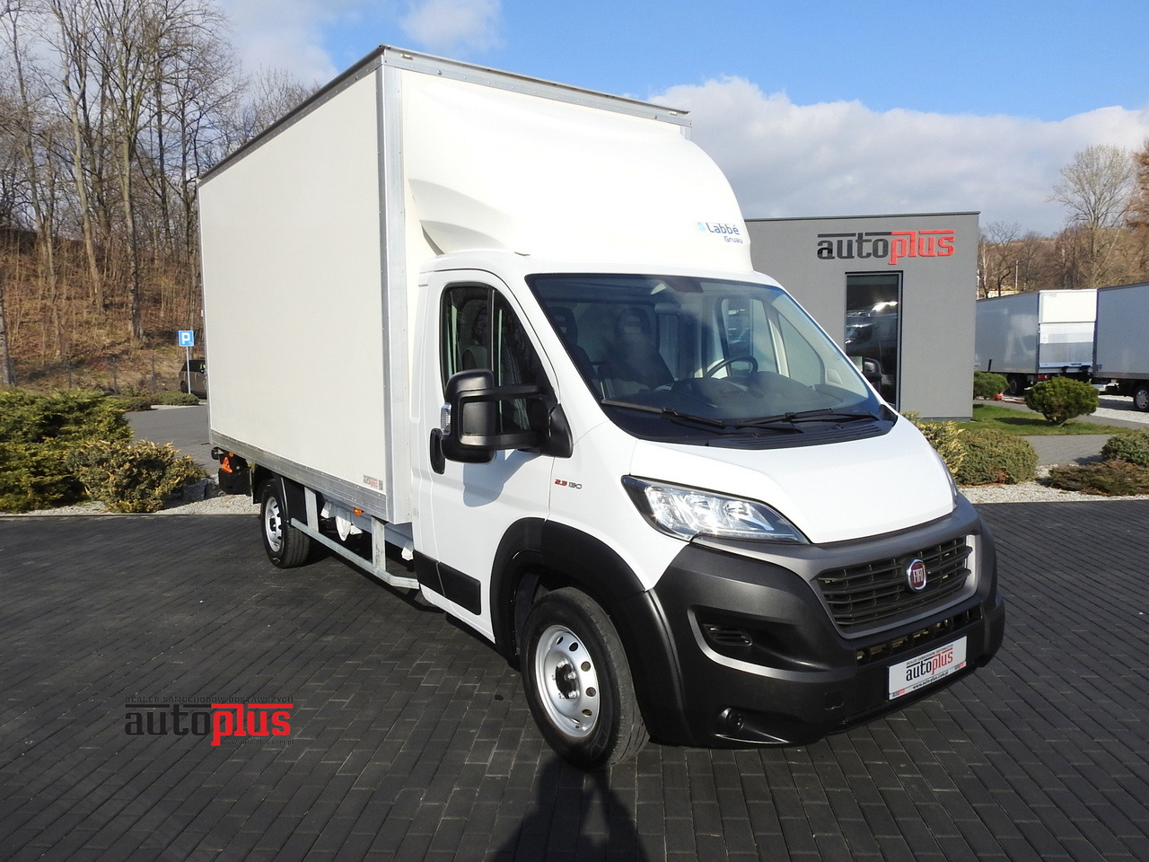 FIAT DUCATO BOX LIFT 8 PALLETS CRUISE CONTROL NAVIGATION LED LIGHTS AIR CONDITIONING 130HP - شاحنة بصندوق مغلق: صورة 1 FIAT DUCATO BOX LIFT 8 PALLETS CRUISE CONTROL NAVIGATION LED LIGHTS AIR CONDITIONING 130HP - شاحنة بصندوق مغلق: صورة 1