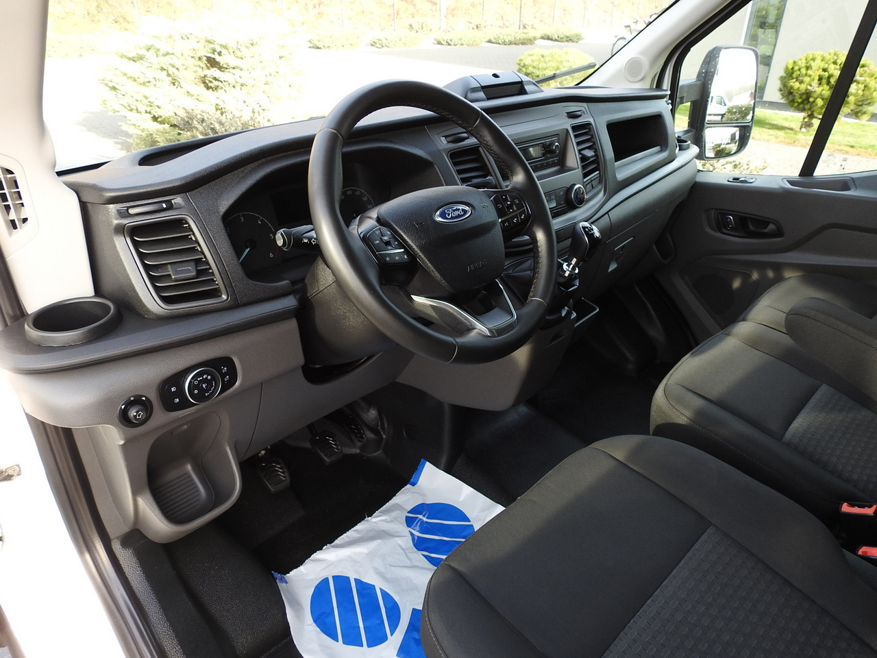 FORD TRANSIT BOX LIFT 8 PALLETS CRUISE CONTROL AIR CONDITIONING 130HP - شاحنة بصندوق مغلق: صورة 2 FORD TRANSIT BOX LIFT 8 PALLETS CRUISE CONTROL AIR CONDITIONING 130HP - شاحنة بصندوق مغلق: صورة 2