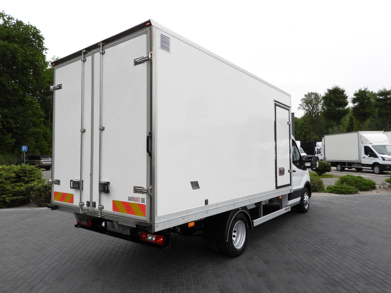FORD TRANSIT BOX / REFRIGERATOR BOX 5*C / CRUISE CONTROL LED LIGHTS TWIN WHEELS AIR CONDITIONING 130HP - شاحنة بصندوق مغلق: صورة 3 FORD TRANSIT BOX / REFRIGERATOR BOX 5*C / CRUISE CONTROL LED LIGHTS TWIN WHEELS AIR CONDITIONING 130HP - شاحنة بصندوق مغلق: صورة 3
