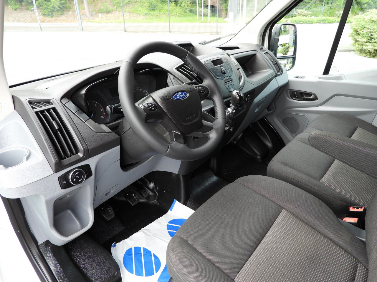 FORD TRANSIT REFRIGERATOR VAN 5*C AIR CONDITIONING 105HP - شاحنة توصيل مبردة: صورة 2 FORD TRANSIT REFRIGERATOR VAN 5*C AIR CONDITIONING 105HP - شاحنة توصيل مبردة: صورة 2