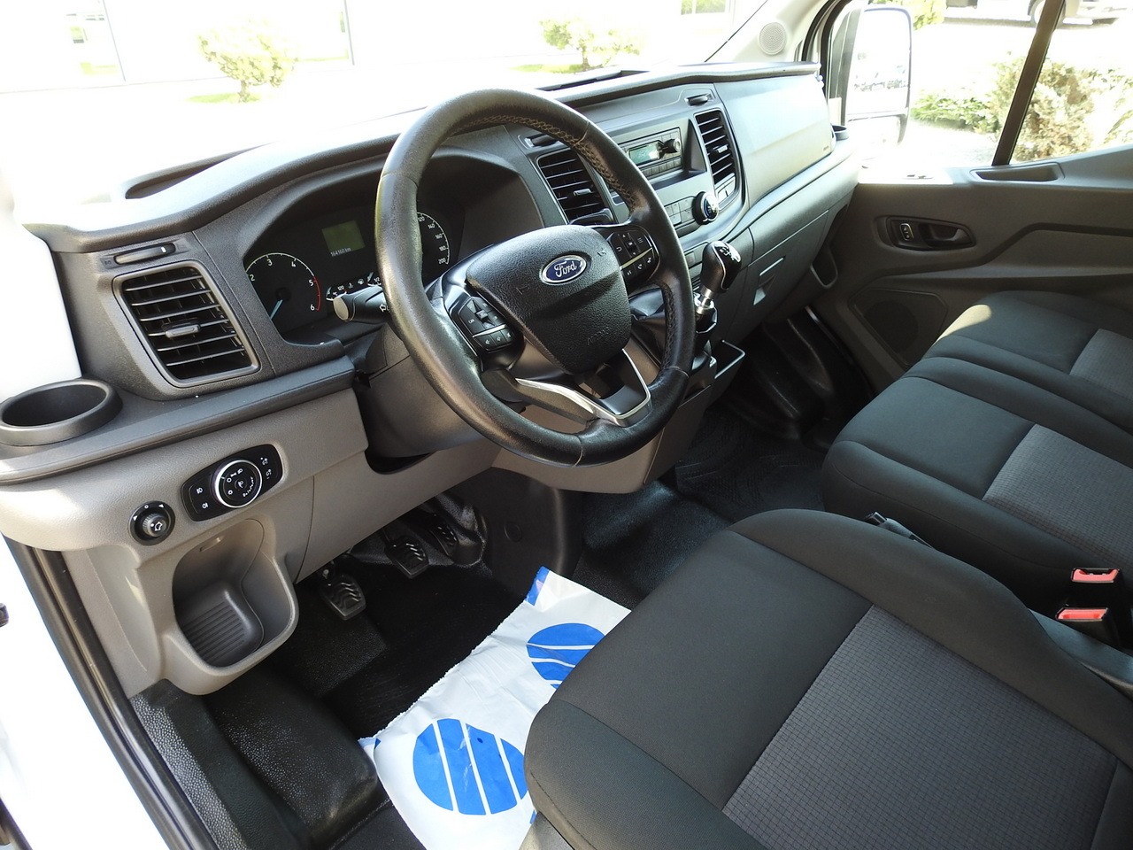 FORD TRANSIT REGRIGERATOR BOX 0*C POWER SUPPLY 230V CRUISE CONTROL AIR CONDITIONING TWIN WHEELS  170HP - شاحنة توصيل مبردة: صورة 2 FORD TRANSIT REGRIGERATOR BOX 0*C POWER SUPPLY 230V CRUISE CONTROL AIR CONDITIONING TWIN WHEELS  170HP - شاحنة توصيل مبردة: صورة 2