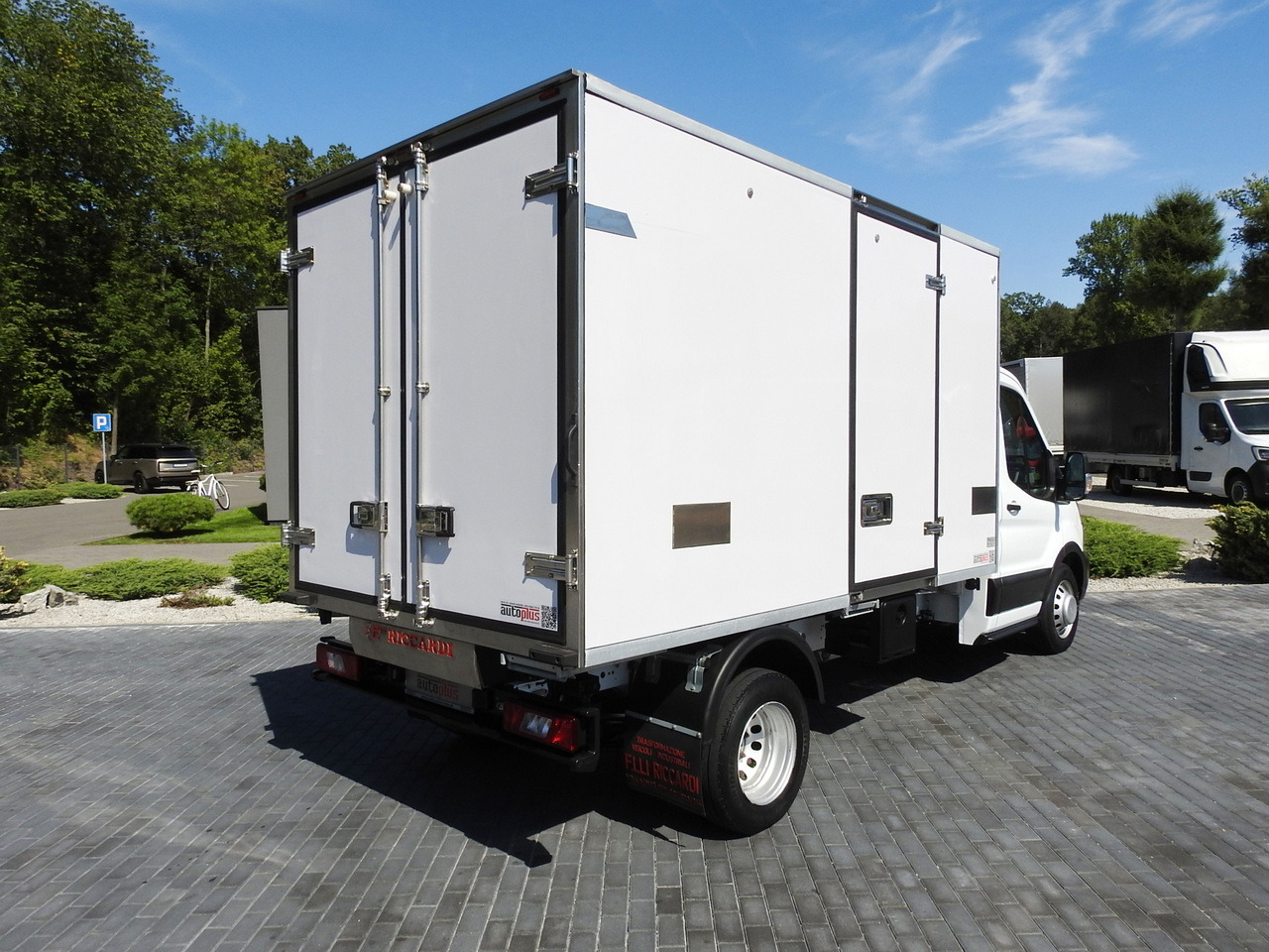 FORD TRANSIT REGRIGERATOR BOX 0*C POWER SUPPLY 230V CRUISE CONTROL AIR CONDITIONING TWIN WHEELS  170HP - شاحنة توصيل مبردة: صورة 3 FORD TRANSIT REGRIGERATOR BOX 0*C POWER SUPPLY 230V CRUISE CONTROL AIR CONDITIONING TWIN WHEELS  170HP - شاحنة توصيل مبردة: صورة 3