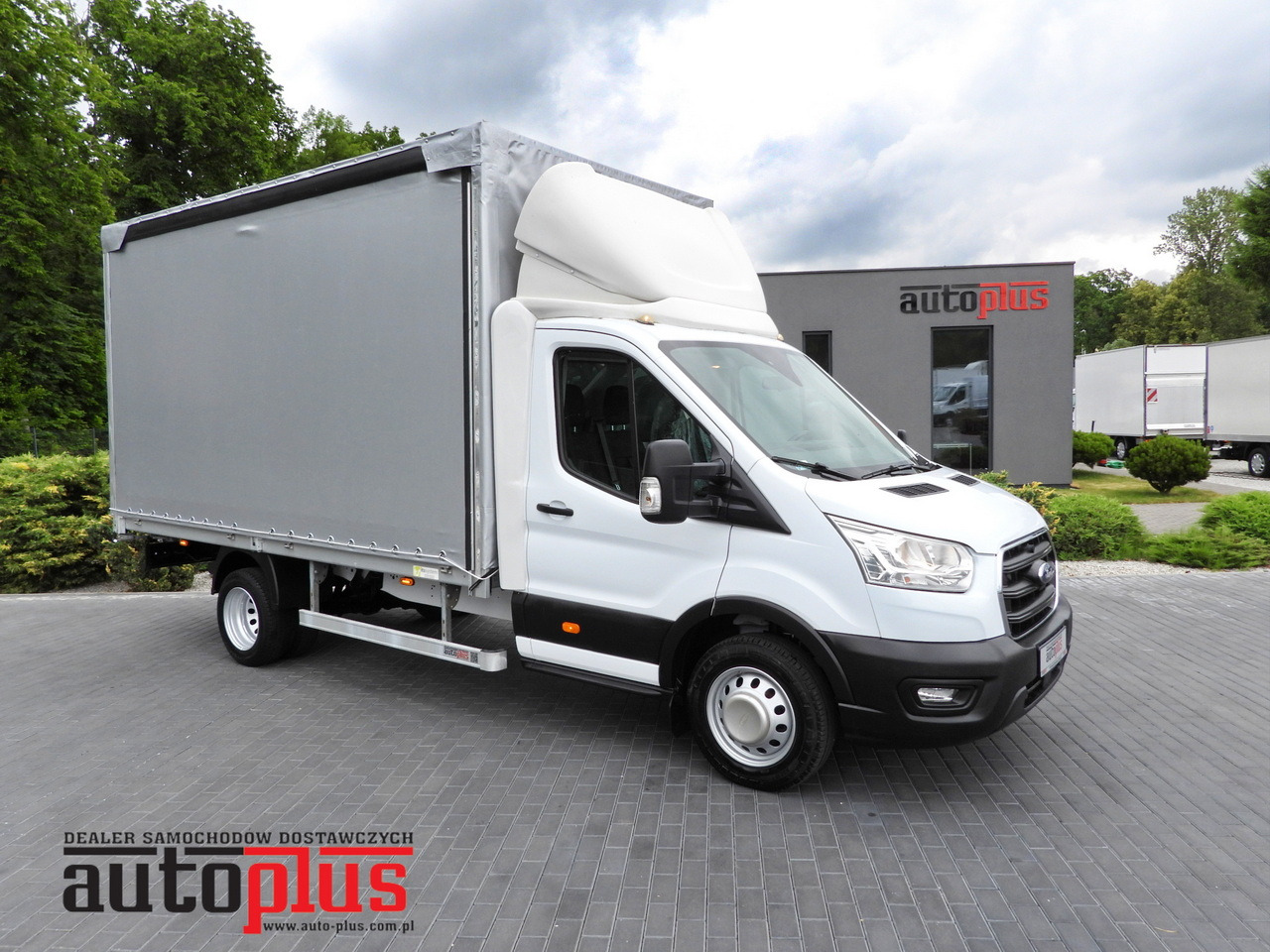 FORD TRANSIT TARPAULIN 8 PALLETS CRUISE CONTROL LED LIGHTS TWIN WHEELS AIR CONDITIONING 130HP - شاحنة مغلقة بستائر جانبية: صورة 1 FORD TRANSIT TARPAULIN 8 PALLETS CRUISE CONTROL LED LIGHTS TWIN WHEELS AIR CONDITIONING 130HP - شاحنة مغلقة بستائر جانبية: صورة 1