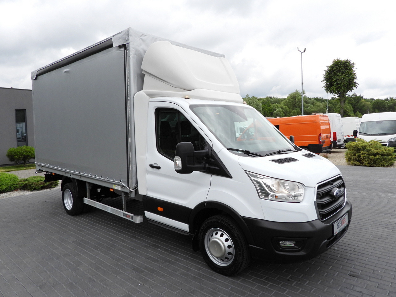 FORD TRANSIT TARPAULIN 8 PALLETS CRUISE CONTROL LED LIGHTS TWIN WHEELS AIR CONDITIONING 130HP - شاحنة مغلقة بستائر جانبية: صورة 4 FORD TRANSIT TARPAULIN 8 PALLETS CRUISE CONTROL LED LIGHTS TWIN WHEELS AIR CONDITIONING 130HP - شاحنة مغلقة بستائر جانبية: صورة 4