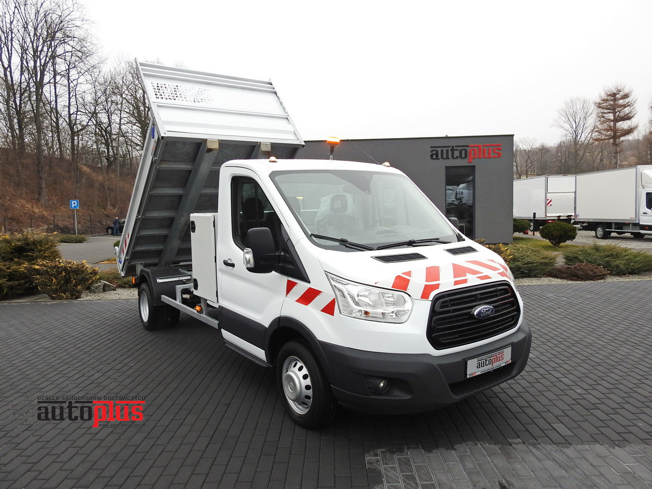 FORD TRANSIT TIPPER CRUISE CONTROL AIR CONDITIONING TWIN WHEELS 170HP - قلاب صغير: صورة 1 FORD TRANSIT TIPPER CRUISE CONTROL AIR CONDITIONING TWIN WHEELS 170HP - قلاب صغير: صورة 1