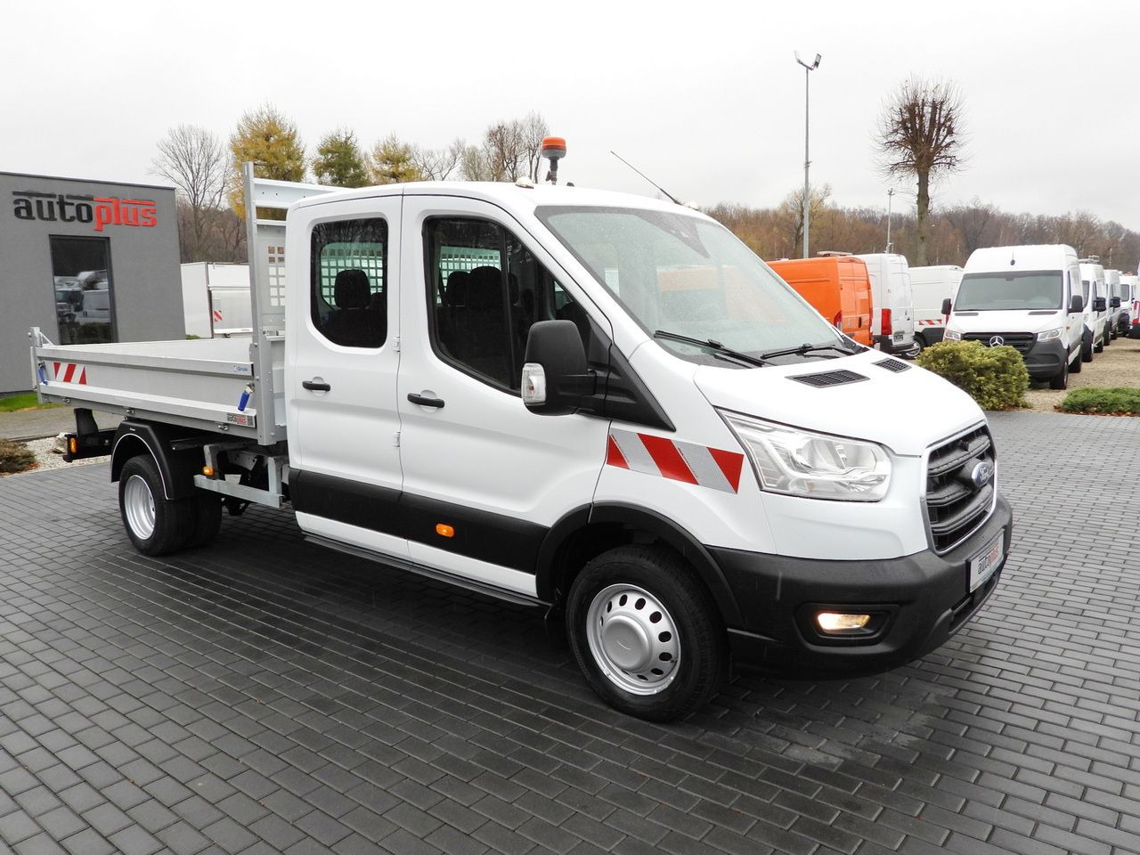 FORD TRANSIT TIPPER DOUBLE CABIN DOKA 6 SEATS CRUISE CONTROL LED LIGHTS TWIN WHEELS AIR CONDITIONING 170HP - قلاب صغير: صورة 4 FORD TRANSIT TIPPER DOUBLE CABIN DOKA 6 SEATS CRUISE CONTROL LED LIGHTS TWIN WHEELS AIR CONDITIONING 170HP - قلاب صغير: صورة 4