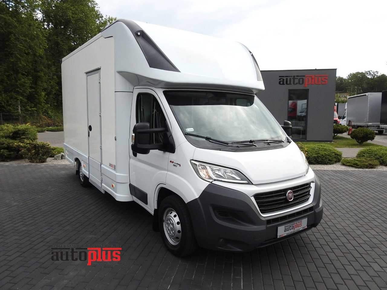 Fiat DUCATO KOFFER 8 PALETTEN KLIMAANLAGE 130PS - شاحنة بصندوق مغلق: صورة 1 Fiat DUCATO KOFFER 8 PALETTEN KLIMAANLAGE 130PS - شاحنة بصندوق مغلق: صورة 1