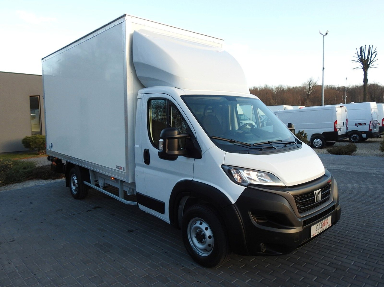 Fiat DUCATO KOFFER AUFZUG 8 PALETTEN TEMPOMAT - شاحنة بصندوق مغلق: صورة 4 Fiat DUCATO KOFFER AUFZUG 8 PALETTEN TEMPOMAT - شاحنة بصندوق مغلق: صورة 4