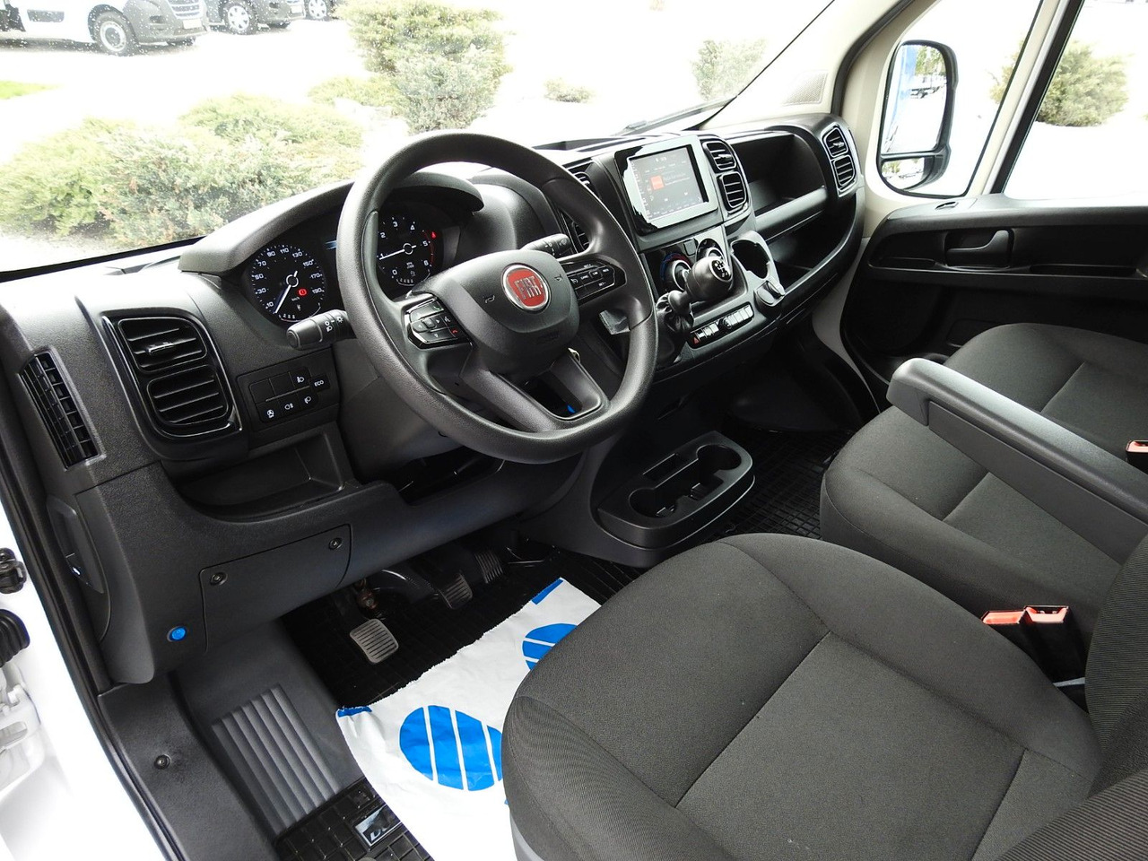 Fiat DUCATO PRITSCHE PLANE 10 PALETTEN WEBASTO A/C - شاحنة مغلقة بستائر جانبية: صورة 2 Fiat DUCATO PRITSCHE PLANE 10 PALETTEN WEBASTO A/C - شاحنة مغلقة بستائر جانبية: صورة 2