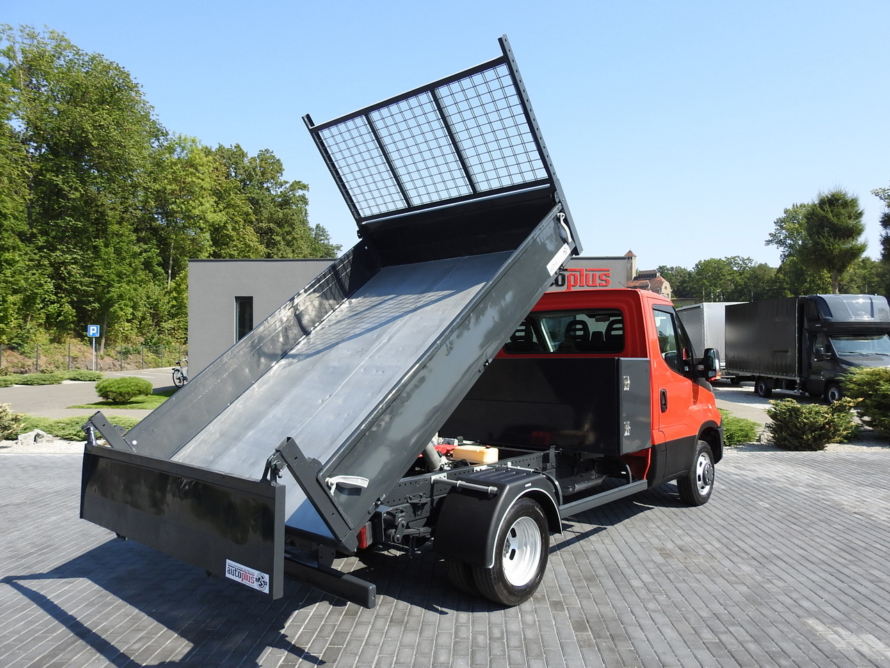 IVECO DAILY 35C13 TIPPER CRUISE CONTROL AIR CONDITIONING TWIN WHEELS 130HP - قلاب صغير: صورة 3 IVECO DAILY 35C13 TIPPER CRUISE CONTROL AIR CONDITIONING TWIN WHEELS 130HP - قلاب صغير: صورة 3