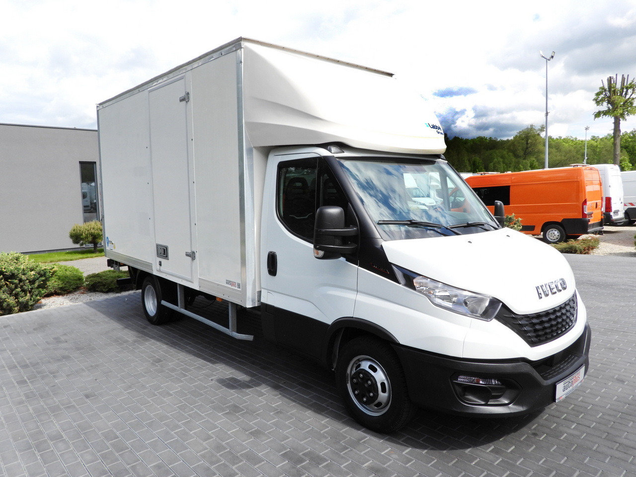 IVECO DAILY 35C16 BOX LIFT 8 PALLETS CRUISE CONTROL TWIN WHEELS AIR CONDITIONING 160HP - شاحنة بصندوق مغلق: صورة 4 IVECO DAILY 35C16 BOX LIFT 8 PALLETS CRUISE CONTROL TWIN WHEELS AIR CONDITIONING 160HP - شاحنة بصندوق مغلق: صورة 4