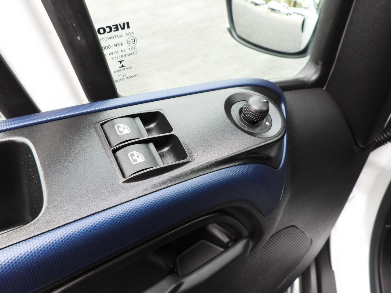 شاحنة توصيل مبردة IVECO DAILY 35S14 REFRIGERATOR VAN 0*C POWER SUPPLY 230V CRUISE CONTROL AUTOMATIC TRANSMISSION HI-MATIC AIR CONDITIONING 140HP: صورة 36 شاحنة توصيل مبردة IVECO DAILY 35S14 REFRIGERATOR VAN 0*C POWER SUPPLY 230V CRUISE CONTROL AUTOMATIC TRANSMISSION HI-MATIC AIR CONDITIONING 140HP: صورة 36