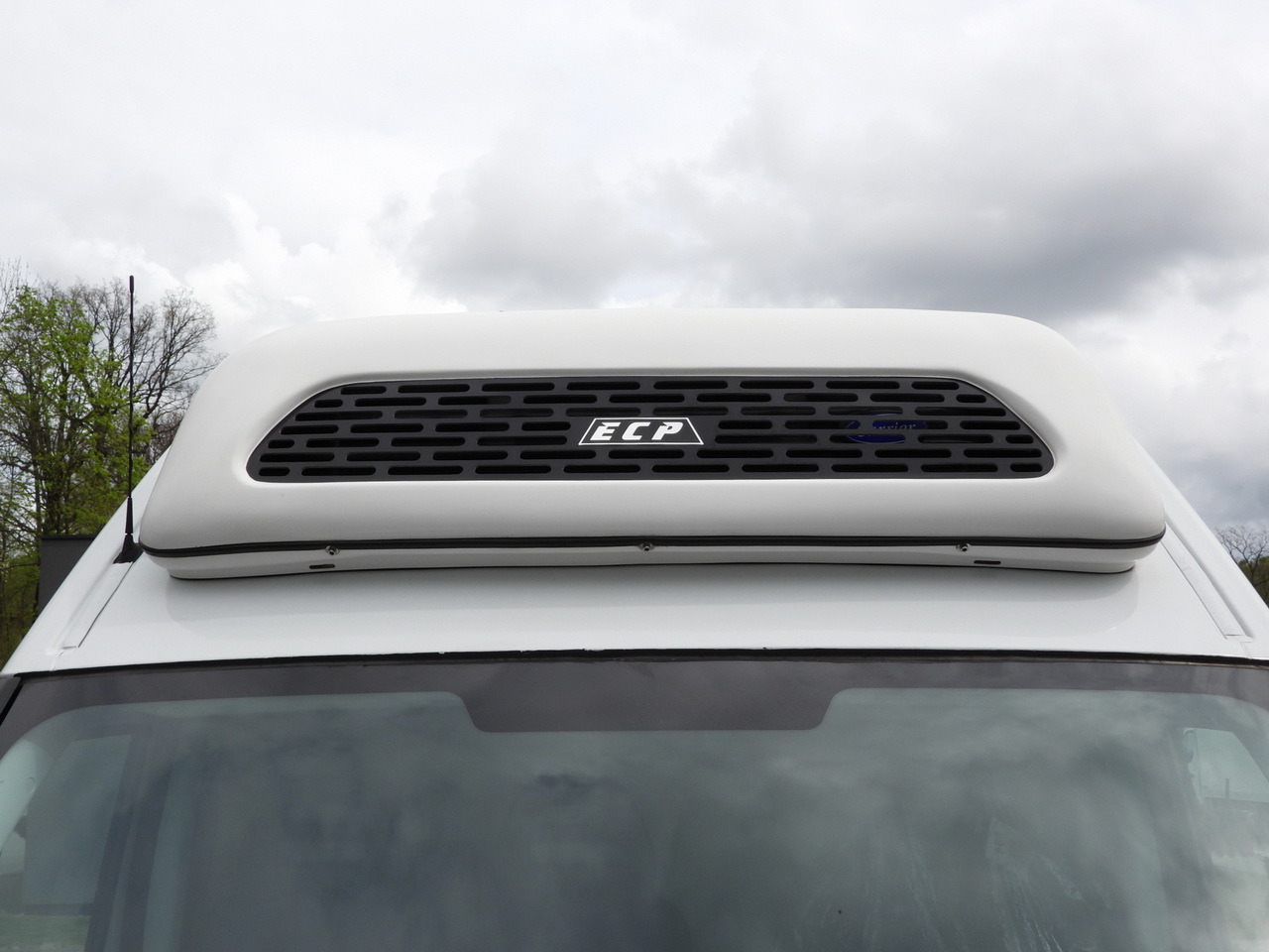 شاحنة توصيل مبردة IVECO DAILY 35S14 REFRIGERATOR VAN 0*C POWER SUPPLY 230V CRUISE CONTROL AUTOMATIC TRANSMISSION HI-MATIC AIR CONDITIONING 140HP: صورة 22 شاحنة توصيل مبردة IVECO DAILY 35S14 REFRIGERATOR VAN 0*C POWER SUPPLY 230V CRUISE CONTROL AUTOMATIC TRANSMISSION HI-MATIC AIR CONDITIONING 140HP: صورة 22