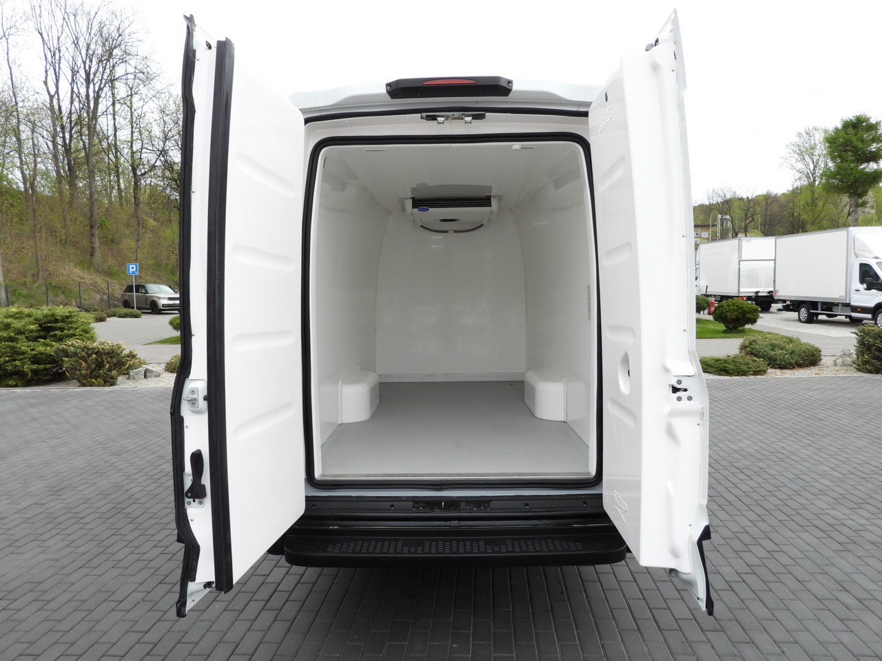 شاحنة توصيل مبردة IVECO DAILY 35S14 REFRIGERATOR VAN 0*C POWER SUPPLY 230V CRUISE CONTROL AUTOMATIC TRANSMISSION HI-MATIC AIR CONDITIONING 140HP: صورة 15 شاحنة توصيل مبردة IVECO DAILY 35S14 REFRIGERATOR VAN 0*C POWER SUPPLY 230V CRUISE CONTROL AUTOMATIC TRANSMISSION HI-MATIC AIR CONDITIONING 140HP: صورة 15