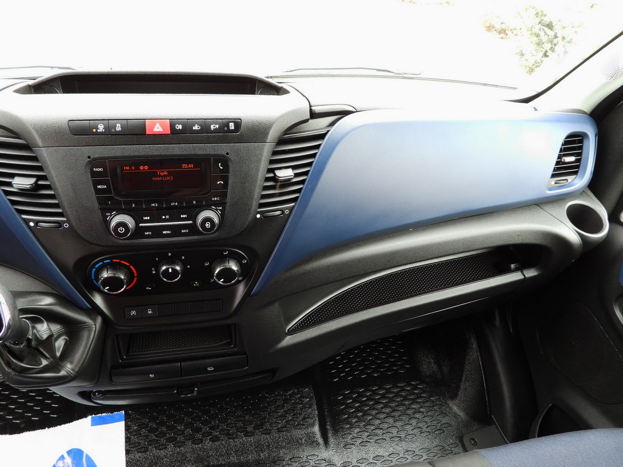 شاحنة توصيل مبردة IVECO DAILY 35S14 REFRIGERATOR VAN 0*C POWER SUPPLY 230V CRUISE CONTROL AUTOMATIC TRANSMISSION HI-MATIC AIR CONDITIONING 140HP: صورة 41 شاحنة توصيل مبردة IVECO DAILY 35S14 REFRIGERATOR VAN 0*C POWER SUPPLY 230V CRUISE CONTROL AUTOMATIC TRANSMISSION HI-MATIC AIR CONDITIONING 140HP: صورة 41