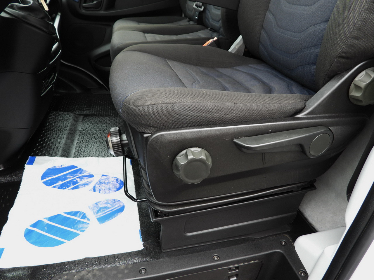 شاحنة توصيل مبردة IVECO DAILY 35S14 REFRIGERATOR VAN 0*C POWER SUPPLY 230V CRUISE CONTROL AUTOMATIC TRANSMISSION HI-MATIC AIR CONDITIONING 140HP: صورة 35 شاحنة توصيل مبردة IVECO DAILY 35S14 REFRIGERATOR VAN 0*C POWER SUPPLY 230V CRUISE CONTROL AUTOMATIC TRANSMISSION HI-MATIC AIR CONDITIONING 140HP: صورة 35