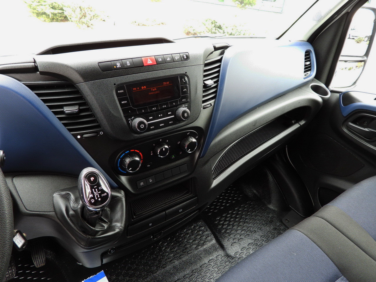 شاحنة توصيل مبردة IVECO DAILY 35S14 REFRIGERATOR VAN 0*C POWER SUPPLY 230V CRUISE CONTROL AUTOMATIC TRANSMISSION HI-MATIC AIR CONDITIONING 140HP: صورة 40 شاحنة توصيل مبردة IVECO DAILY 35S14 REFRIGERATOR VAN 0*C POWER SUPPLY 230V CRUISE CONTROL AUTOMATIC TRANSMISSION HI-MATIC AIR CONDITIONING 140HP: صورة 40