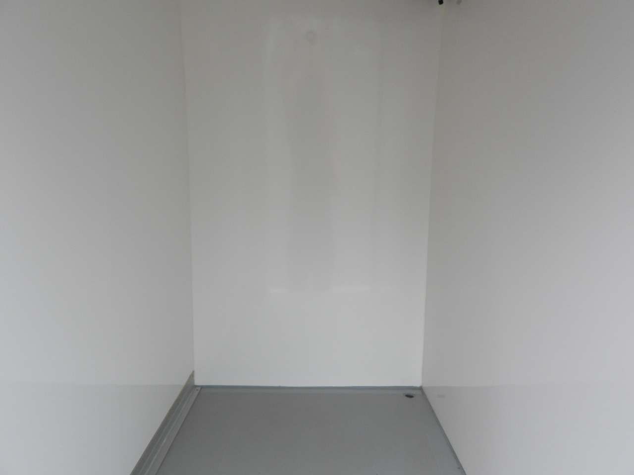 شاحنة توصيل مبردة IVECO DAILY 35S14 REFRIGERATOR VAN 0*C POWER SUPPLY 230V CRUISE CONTROL AUTOMATIC TRANSMISSION HI-MATIC AIR CONDITIONING 140HP: صورة 28 شاحنة توصيل مبردة IVECO DAILY 35S14 REFRIGERATOR VAN 0*C POWER SUPPLY 230V CRUISE CONTROL AUTOMATIC TRANSMISSION HI-MATIC AIR CONDITIONING 140HP: صورة 28