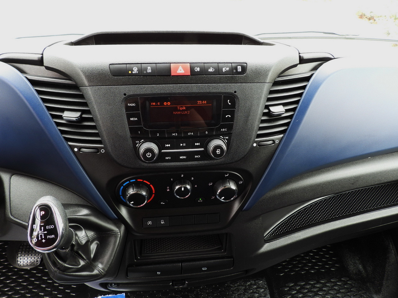 شاحنة توصيل مبردة IVECO DAILY 35S14 REFRIGERATOR VAN 0*C POWER SUPPLY 230V CRUISE CONTROL AUTOMATIC TRANSMISSION HI-MATIC AIR CONDITIONING 140HP: صورة 42 شاحنة توصيل مبردة IVECO DAILY 35S14 REFRIGERATOR VAN 0*C POWER SUPPLY 230V CRUISE CONTROL AUTOMATIC TRANSMISSION HI-MATIC AIR CONDITIONING 140HP: صورة 42