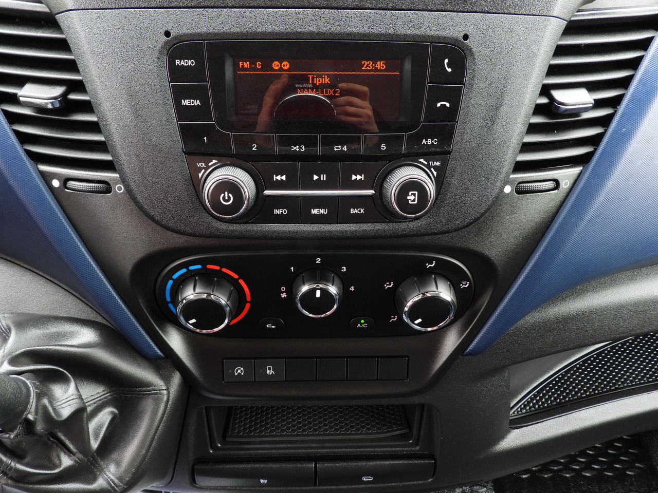 شاحنة توصيل مبردة IVECO DAILY 35S14 REFRIGERATOR VAN 0*C POWER SUPPLY 230V CRUISE CONTROL AUTOMATIC TRANSMISSION HI-MATIC AIR CONDITIONING 140HP: صورة 43 شاحنة توصيل مبردة IVECO DAILY 35S14 REFRIGERATOR VAN 0*C POWER SUPPLY 230V CRUISE CONTROL AUTOMATIC TRANSMISSION HI-MATIC AIR CONDITIONING 140HP: صورة 43