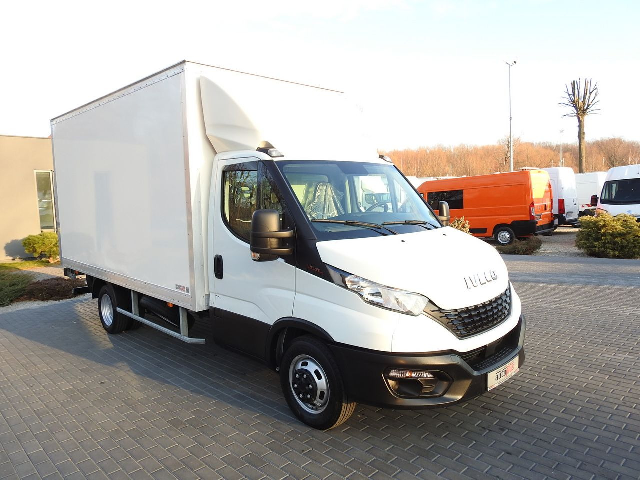 IVECO DAILY 35S16 BOX LIFT 8 PALLETS CRUISE CONTROL AIR CONDITIONING TWIN WHEELS 160HP - شاحنة بصندوق مغلق: صورة 4 IVECO DAILY 35S16 BOX LIFT 8 PALLETS CRUISE CONTROL AIR CONDITIONING TWIN WHEELS 160HP - شاحنة بصندوق مغلق: صورة 4