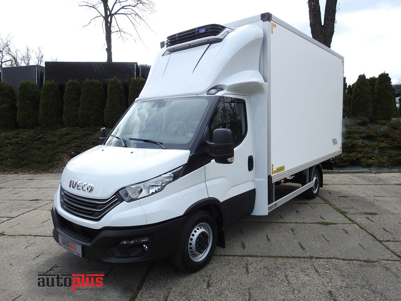 IVECO DAILY 35S16 NEW REGRIGERATOR BOX -10*C 8 PALLETS HEATING FUNCTION POWER SUPPLY 230V CRUISE CONTROL AIR CONDITIONING 160HP - شاحنة توصيل مبردة: صورة 1 IVECO DAILY 35S16 NEW REGRIGERATOR BOX -10*C 8 PALLETS HEATING FUNCTION POWER SUPPLY 230V CRUISE CONTROL AIR CONDITIONING 160HP - شاحنة توصيل مبردة: صورة 1