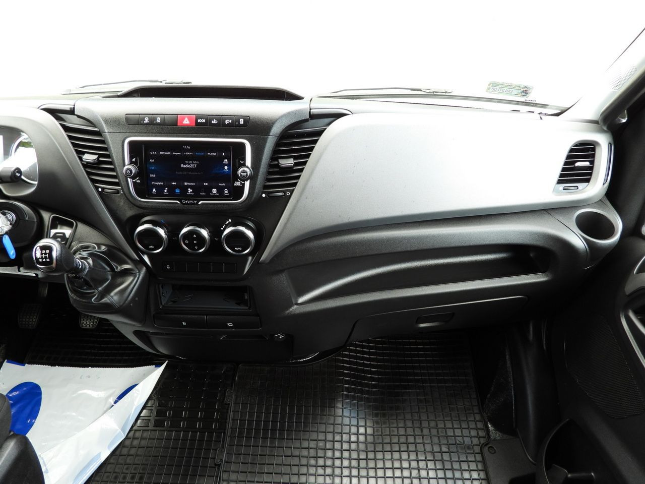 شاحنة بصندوق مغلق IVECO DAILY 35S18 BOX LIFT 8 PALLETS WEBASTO CRUISE CONTROL NAVIGATION LED LIGHTS PNEUMATICS AIR CONDITIONING 180HP: صورة 39 شاحنة بصندوق مغلق IVECO DAILY 35S18 BOX LIFT 8 PALLETS WEBASTO CRUISE CONTROL NAVIGATION LED LIGHTS PNEUMATICS AIR CONDITIONING 180HP: صورة 39