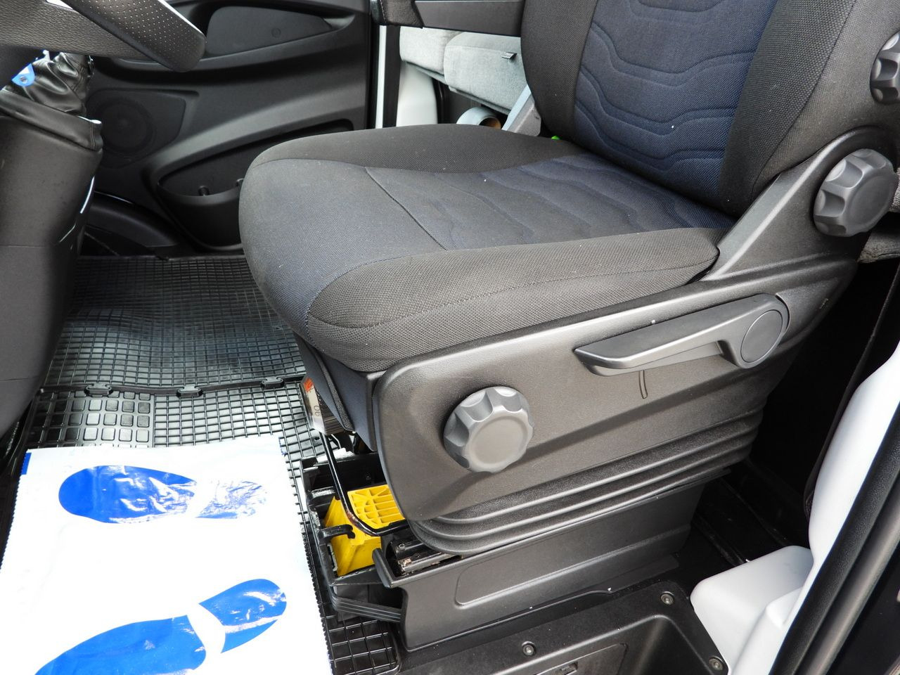 شاحنة بصندوق مغلق IVECO DAILY 35S18 BOX LIFT 8 PALLETS WEBASTO CRUISE CONTROL NAVIGATION LED LIGHTS PNEUMATICS AIR CONDITIONING 180HP: صورة 31 شاحنة بصندوق مغلق IVECO DAILY 35S18 BOX LIFT 8 PALLETS WEBASTO CRUISE CONTROL NAVIGATION LED LIGHTS PNEUMATICS AIR CONDITIONING 180HP: صورة 31