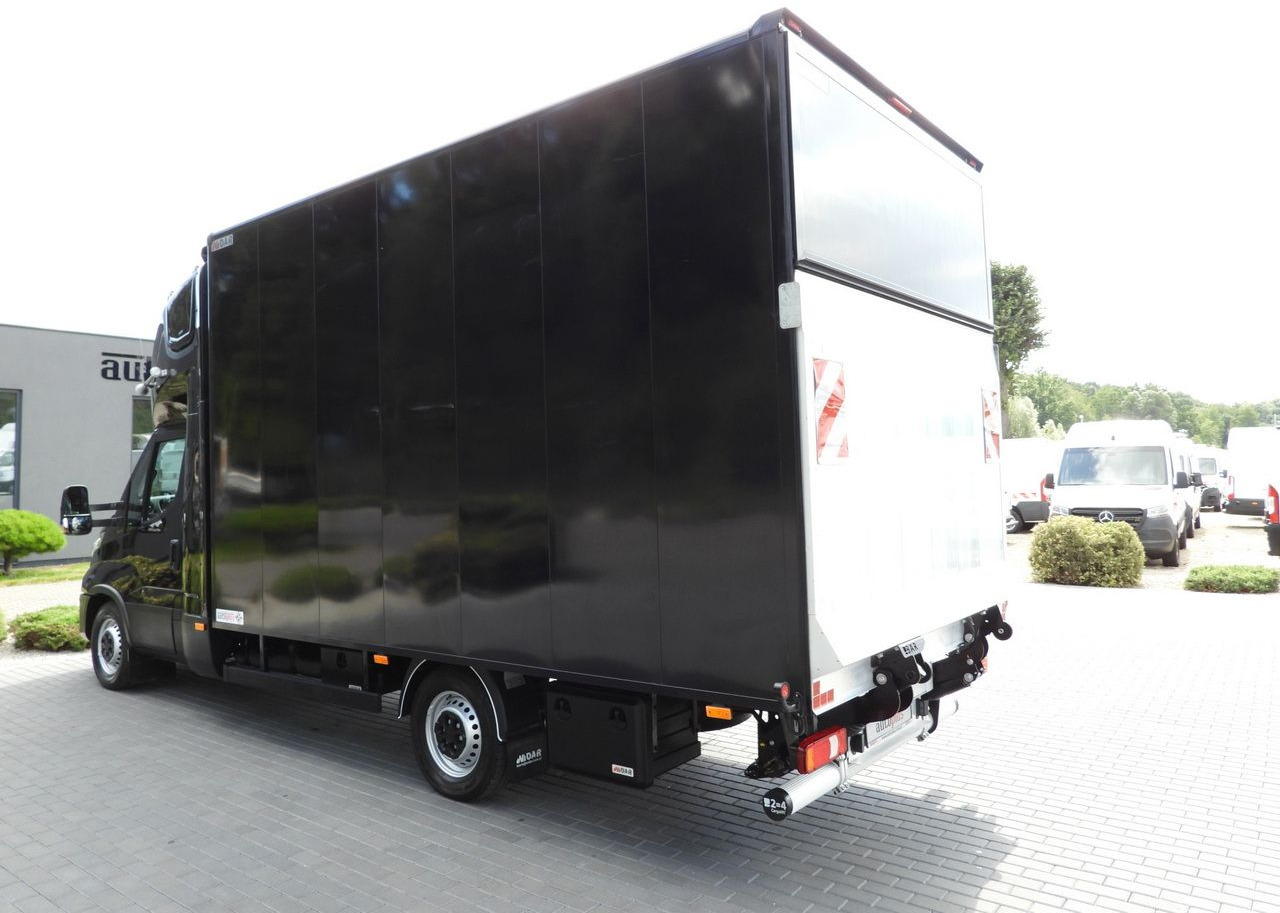 شاحنة بصندوق مغلق IVECO DAILY 35S18 BOX LIFT 8 PALLETS WEBASTO CRUISE CONTROL NAVIGATION LED LIGHTS PNEUMATICS AIR CONDITIONING 180HP: صورة 9 شاحنة بصندوق مغلق IVECO DAILY 35S18 BOX LIFT 8 PALLETS WEBASTO CRUISE CONTROL NAVIGATION LED LIGHTS PNEUMATICS AIR CONDITIONING 180HP: صورة 9