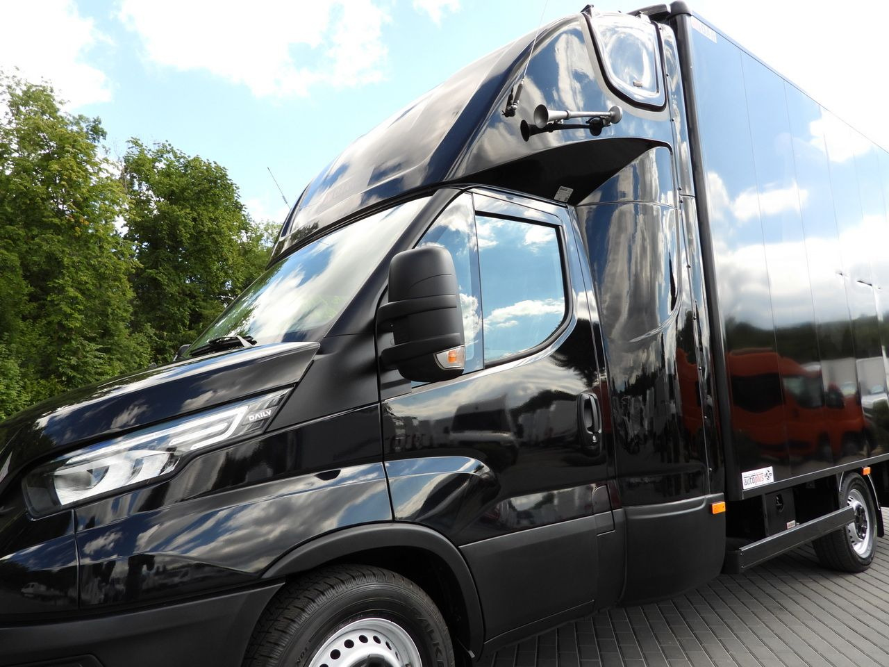 شاحنة بصندوق مغلق IVECO DAILY 35S18 BOX LIFT 8 PALLETS WEBASTO CRUISE CONTROL NAVIGATION LED LIGHTS PNEUMATICS AIR CONDITIONING 180HP: صورة 19 شاحنة بصندوق مغلق IVECO DAILY 35S18 BOX LIFT 8 PALLETS WEBASTO CRUISE CONTROL NAVIGATION LED LIGHTS PNEUMATICS AIR CONDITIONING 180HP: صورة 19