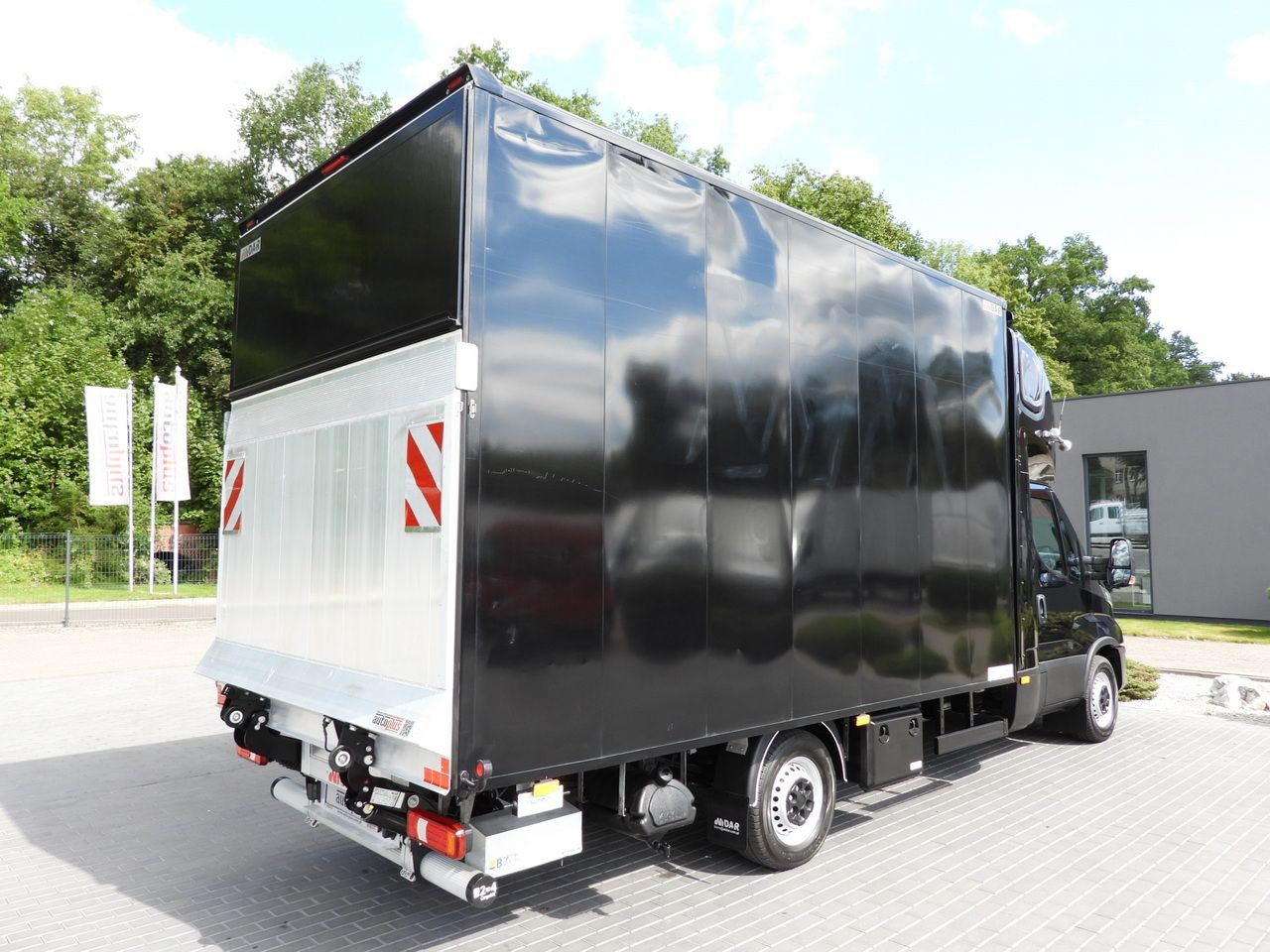 شاحنة بصندوق مغلق IVECO DAILY 35S18 BOX LIFT 8 PALLETS WEBASTO CRUISE CONTROL NAVIGATION LED LIGHTS PNEUMATICS AIR CONDITIONING 180HP: صورة 13 شاحنة بصندوق مغلق IVECO DAILY 35S18 BOX LIFT 8 PALLETS WEBASTO CRUISE CONTROL NAVIGATION LED LIGHTS PNEUMATICS AIR CONDITIONING 180HP: صورة 13
