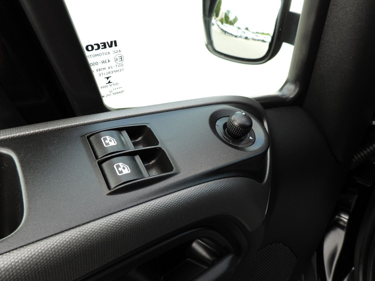 شاحنة بصندوق مغلق IVECO DAILY 35S18 BOX LIFT 8 PALLETS WEBASTO CRUISE CONTROL NAVIGATION LED LIGHTS PNEUMATICS AIR CONDITIONING 180HP: صورة 32 شاحنة بصندوق مغلق IVECO DAILY 35S18 BOX LIFT 8 PALLETS WEBASTO CRUISE CONTROL NAVIGATION LED LIGHTS PNEUMATICS AIR CONDITIONING 180HP: صورة 32