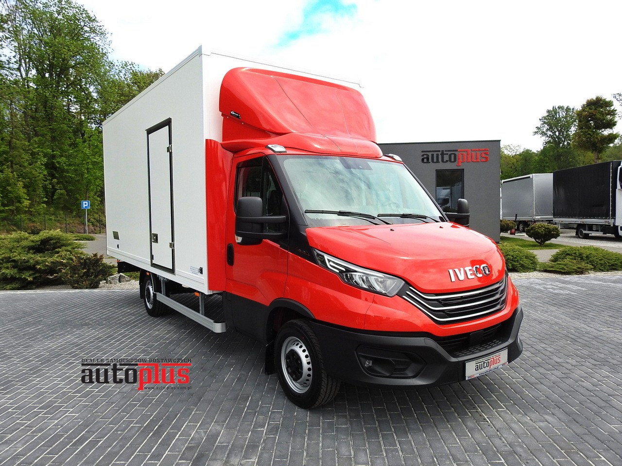IVECO DAILY 35S18 NEW BOX 10 PALLETS CRUISE CONTROL NAVIGATION AIR CONDITIONING LED LIGHTS GUARANTEE 180HP - شاحنة بصندوق مغلق: صورة 1 IVECO DAILY 35S18 NEW BOX 10 PALLETS CRUISE CONTROL NAVIGATION AIR CONDITIONING LED LIGHTS GUARANTEE 180HP - شاحنة بصندوق مغلق: صورة 1