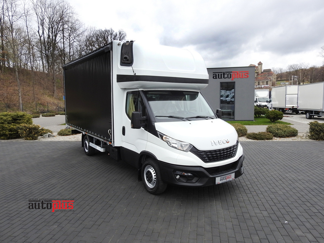 IVECO DAILY 35S18 TARPAULIN 10 PALLETS WEBASTO CRUISE CONTROL AIR CONDITIONING 180HP - شاحنة مغلقة بستائر جانبية: صورة 1 IVECO DAILY 35S18 TARPAULIN 10 PALLETS WEBASTO CRUISE CONTROL AIR CONDITIONING 180HP - شاحنة مغلقة بستائر جانبية: صورة 1