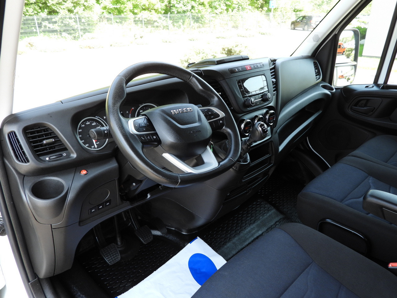IVECO DAILY 35S18 TARPAULIN 10 PALLETS WEBASTO CRUISE CONTROL LED LIGHTS PNEUMATICS AIR CONDITIONING 180HP - شاحنة مغلقة بستائر جانبية: صورة 2 IVECO DAILY 35S18 TARPAULIN 10 PALLETS WEBASTO CRUISE CONTROL LED LIGHTS PNEUMATICS AIR CONDITIONING 180HP - شاحنة مغلقة بستائر جانبية: صورة 2