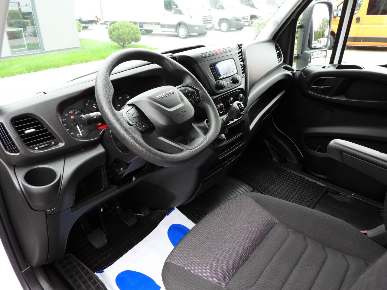 IVECO DAILY 35S18 TARPAULIN 10 PALLETS WEBASTO CRUISE CONTROL PNEUMATICS AIR CONDITIONING 180HP - شاحنة مغلقة بستائر جانبية: صورة 2 IVECO DAILY 35S18 TARPAULIN 10 PALLETS WEBASTO CRUISE CONTROL PNEUMATICS AIR CONDITIONING 180HP - شاحنة مغلقة بستائر جانبية: صورة 2