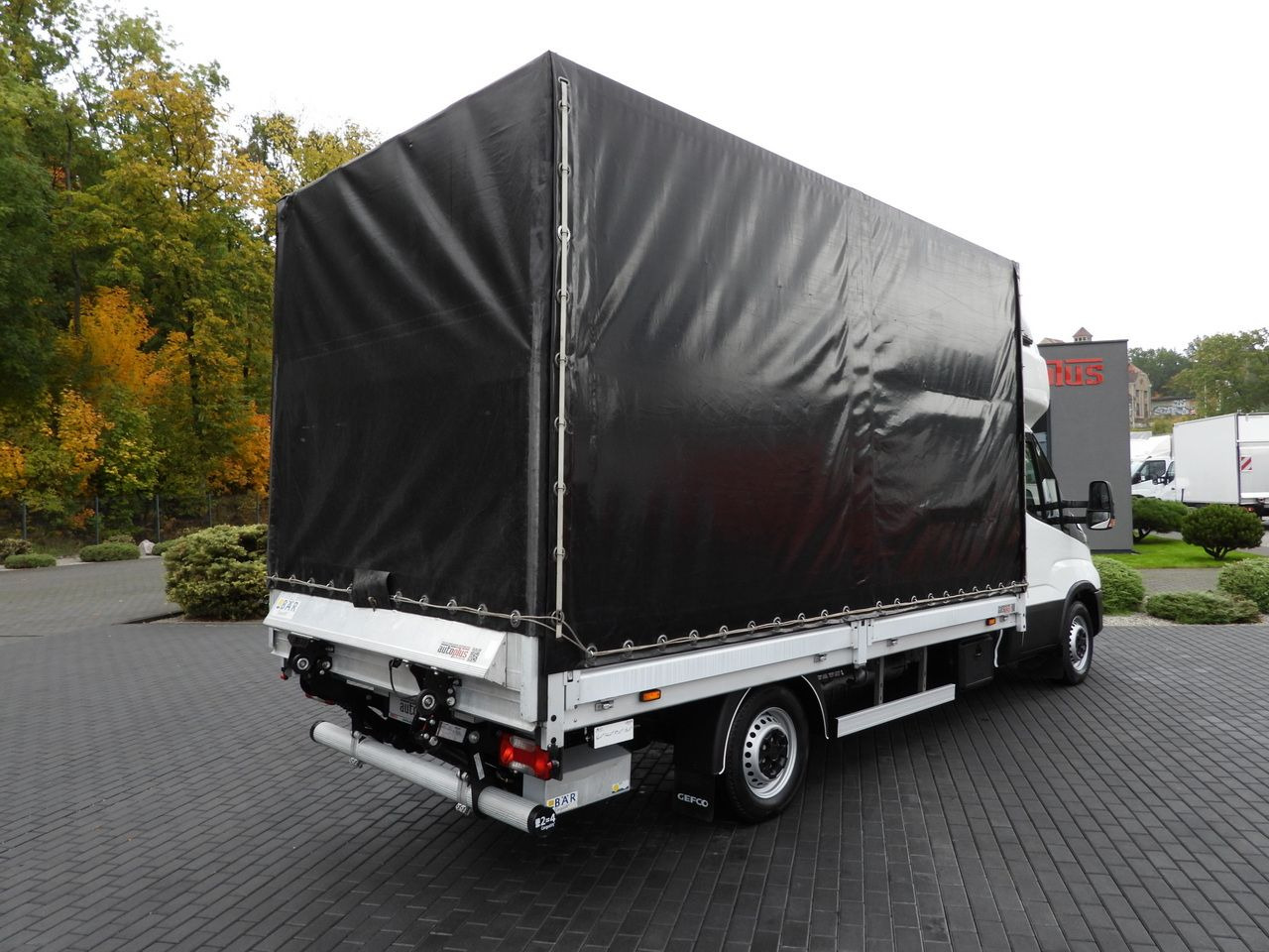 IVECO DAILY 35S18 TARPAULIN LIFT 8 PALLETS WEBASTO CRUISE CONTROL AIR CONDITIONING 180HP - شاحنة مغلقة بستائر جانبية: صورة 3 IVECO DAILY 35S18 TARPAULIN LIFT 8 PALLETS WEBASTO CRUISE CONTROL AIR CONDITIONING 180HP - شاحنة مغلقة بستائر جانبية: صورة 3