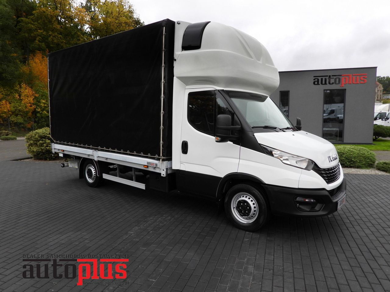 IVECO DAILY 35S18 TARPAULIN LIFT 8 PALLETS WEBASTO CRUISE CONTROL AIR CONDITIONING 180HP - شاحنة مغلقة بستائر جانبية: صورة 1 IVECO DAILY 35S18 TARPAULIN LIFT 8 PALLETS WEBASTO CRUISE CONTROL AIR CONDITIONING 180HP - شاحنة مغلقة بستائر جانبية: صورة 1