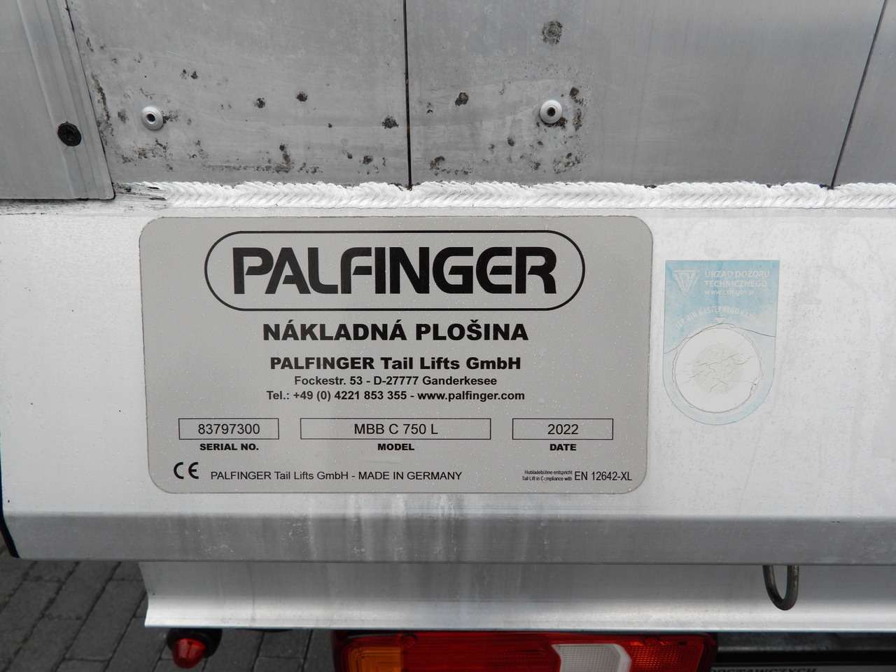 شاحنة مغلقة بستائر جانبية IVECO DAILY 35S18 TARPAULIN LIFT 8 PALLETS WEBASTO CRUISE CONTROL LED LIGHTS AIR CONDITIONING  180HP: صورة 27