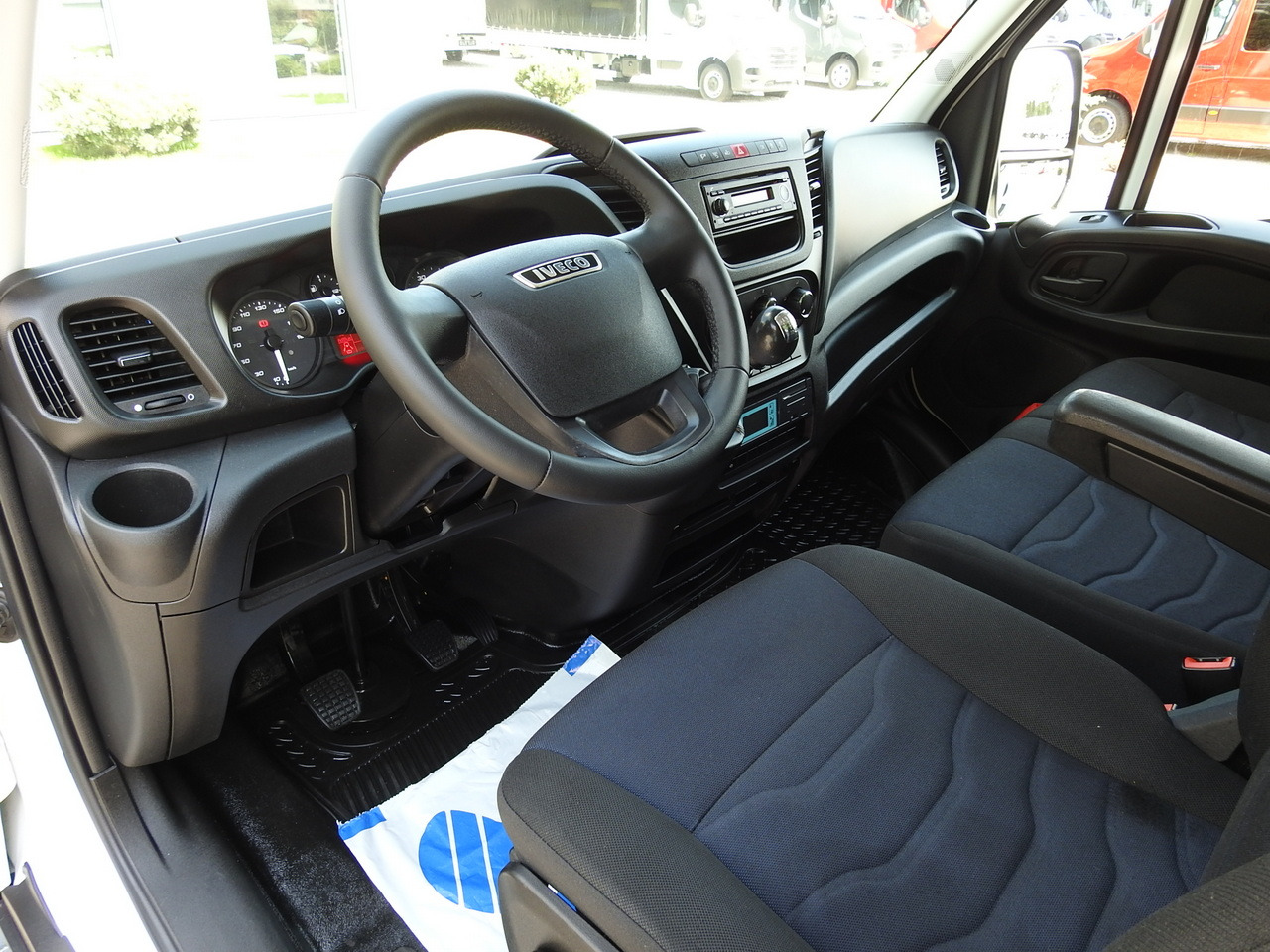 IVECO DAILY 50C15 REGRIGERATOR BOX -5*C POWER SUPPLY 230V AIR CONDITIONING TWIN WHEELS 150HP - شاحنة توصيل مبردة: صورة 2 IVECO DAILY 50C15 REGRIGERATOR BOX -5*C POWER SUPPLY 230V AIR CONDITIONING TWIN WHEELS 150HP - شاحنة توصيل مبردة: صورة 2