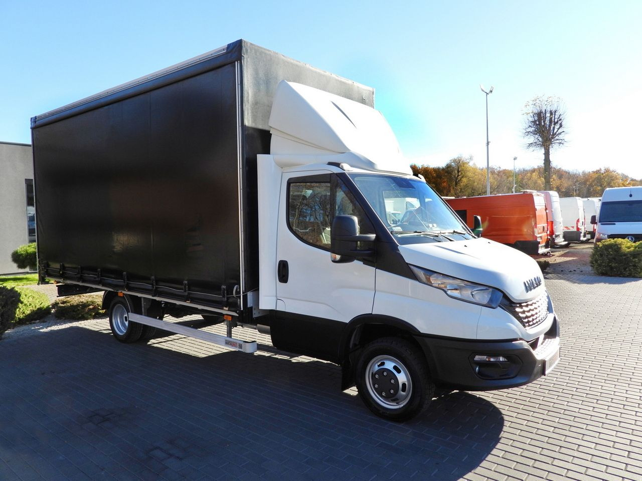 IVECO DAILY 50C17 TARPAULIN 10 PALLETS CRUISE CONTROL TWIN WHEELS AIR CONDITIONING 180HP - شاحنة مغلقة بستائر جانبية: صورة 4 IVECO DAILY 50C17 TARPAULIN 10 PALLETS CRUISE CONTROL TWIN WHEELS AIR CONDITIONING 180HP - شاحنة مغلقة بستائر جانبية: صورة 4