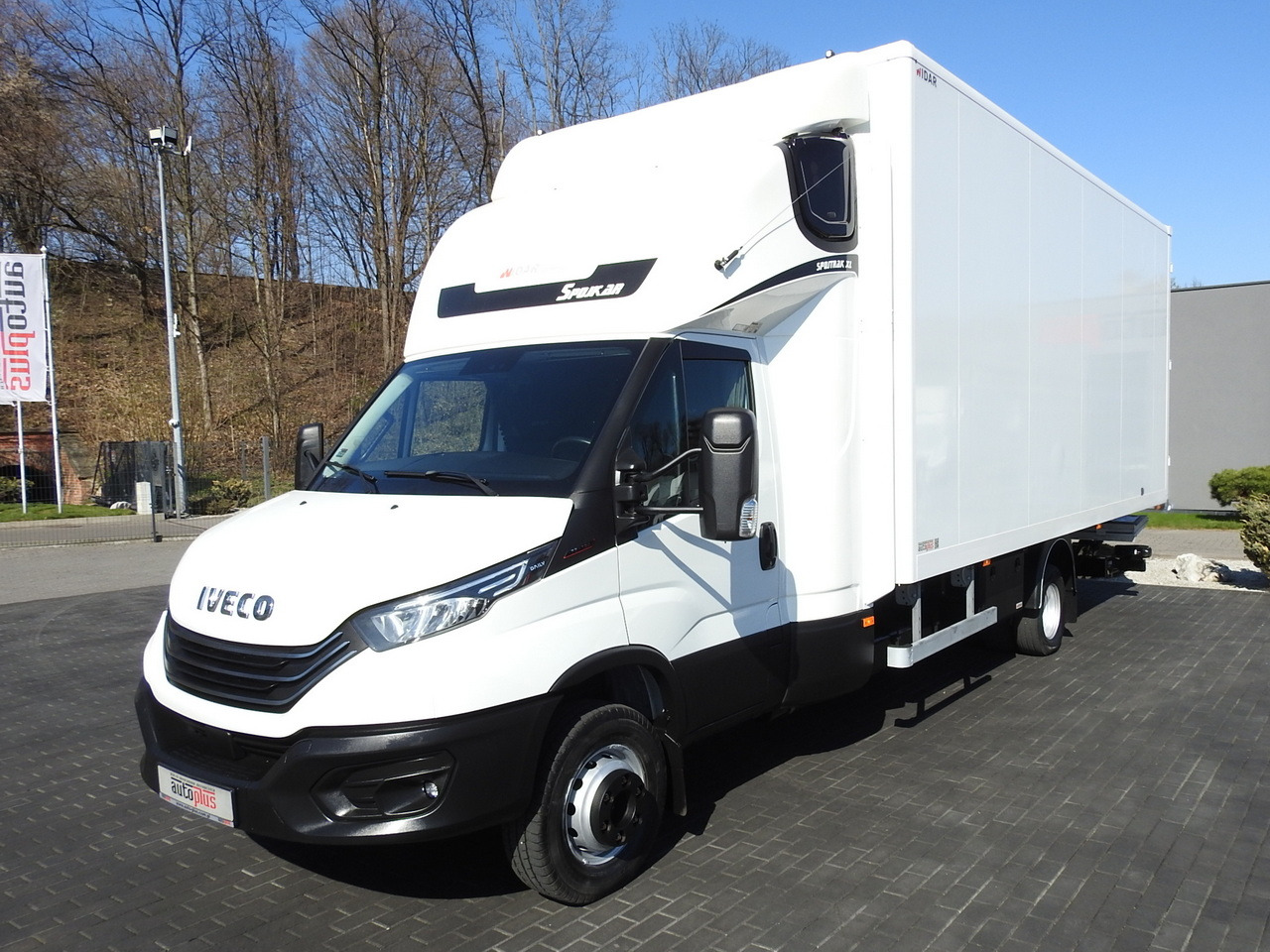 شاحنة بصندوق مغلق IVECO DAILY 70C18 BOX LIFT 14 PALLETS WEBASTO CRUISE CONTROL NAVIGATION LED LIGHTS TWIN WHEELS AIR CONDITIONING 180HP: صورة 6 شاحنة بصندوق مغلق IVECO DAILY 70C18 BOX LIFT 14 PALLETS WEBASTO CRUISE CONTROL NAVIGATION LED LIGHTS TWIN WHEELS AIR CONDITIONING 180HP: صورة 6